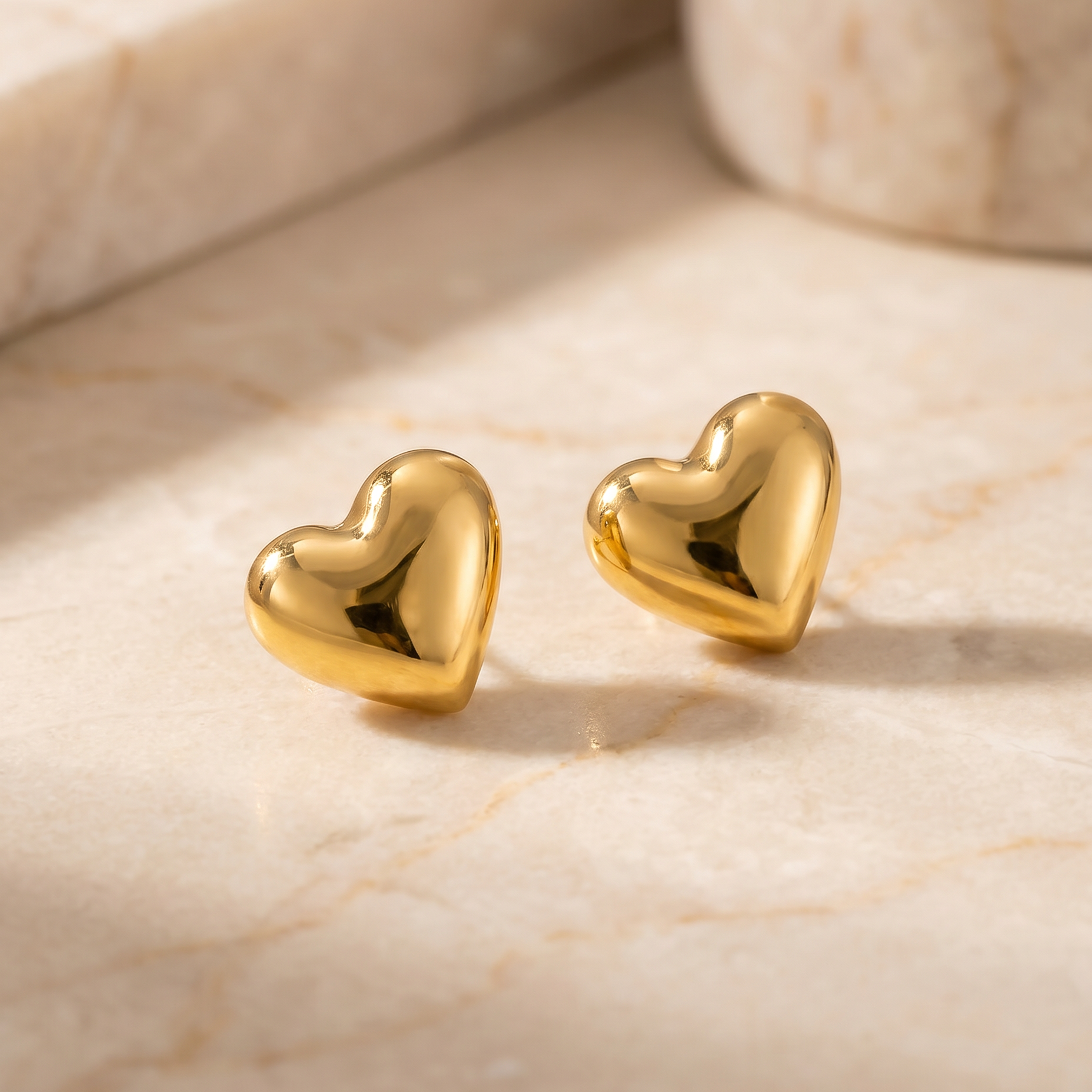 Aretes Topos Corazón Dorado - Bambú Rosa Joyas y Accesorios 