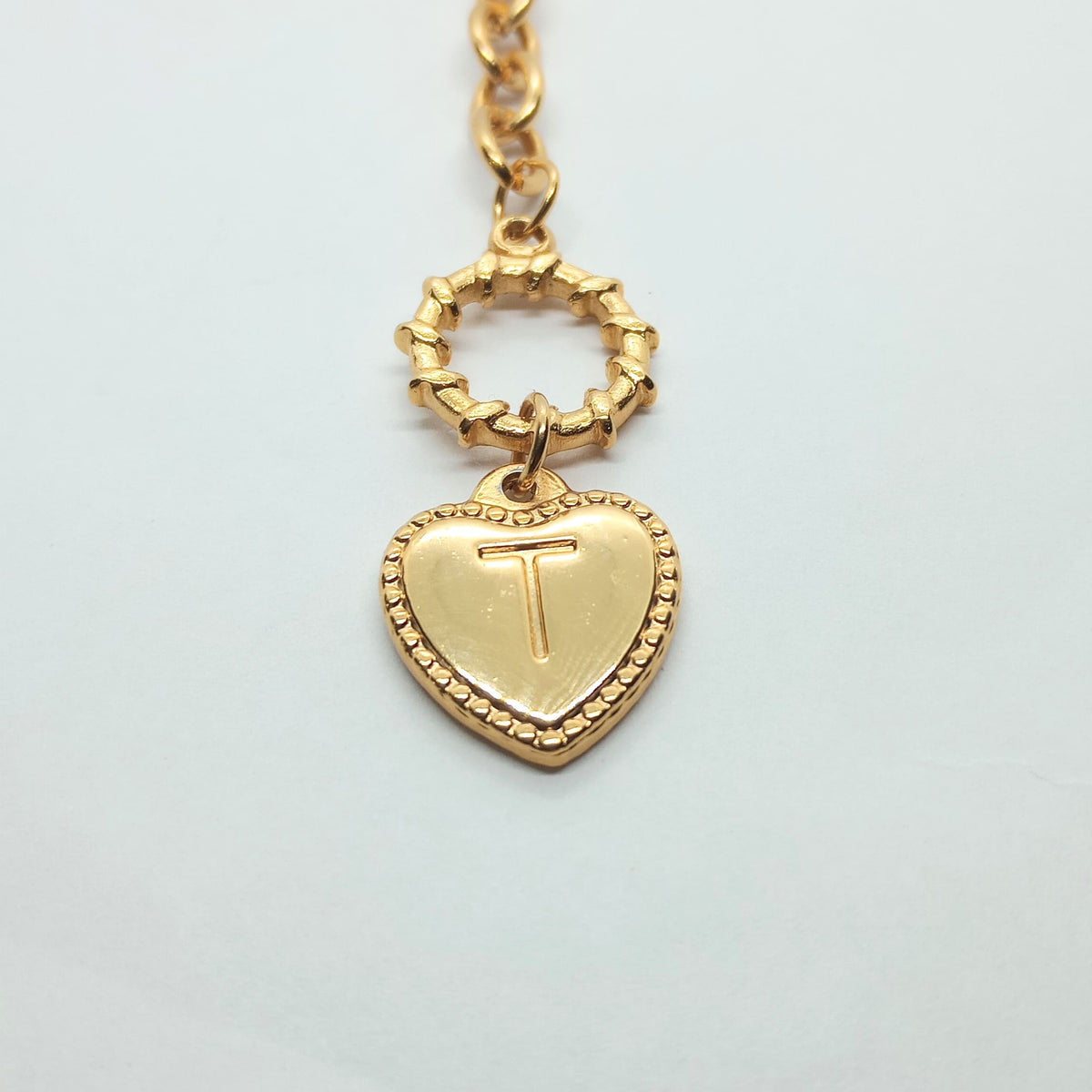 Collar Corazón Dorado con Inicial - Bambú Rosa Joyas y Accesorios 